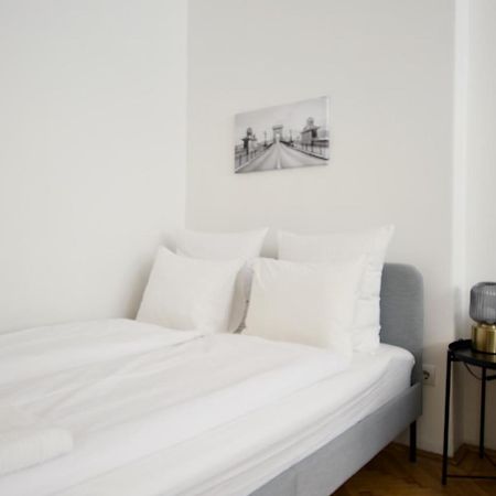 Standard Apartment By Hi5 - Petofi 12 Budapest Exterior photo