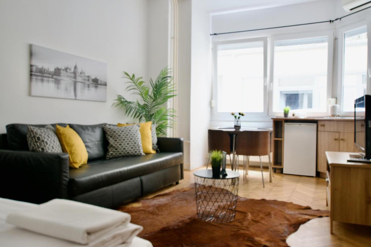 Standard Apartment By Hi5 - Petofi 12 Budapest Exterior photo